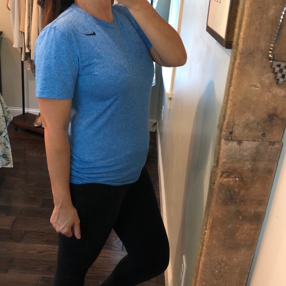 Nike Dri fit small blue athleisure gym/fitness top - Picture 4 of 6